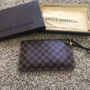 Louis Vuitton Pouchette
